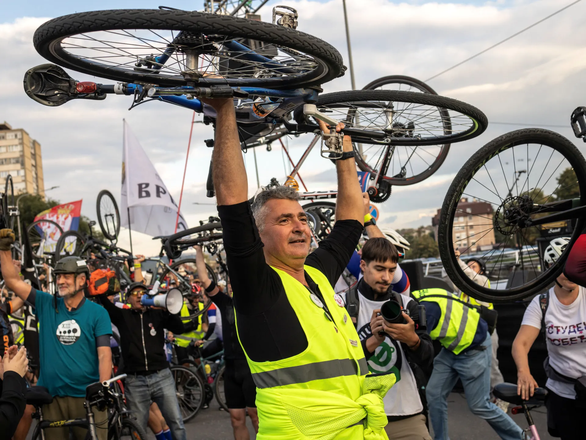 Serbia’s snap election: Can Vucic outmanoeuvre the student revolt?