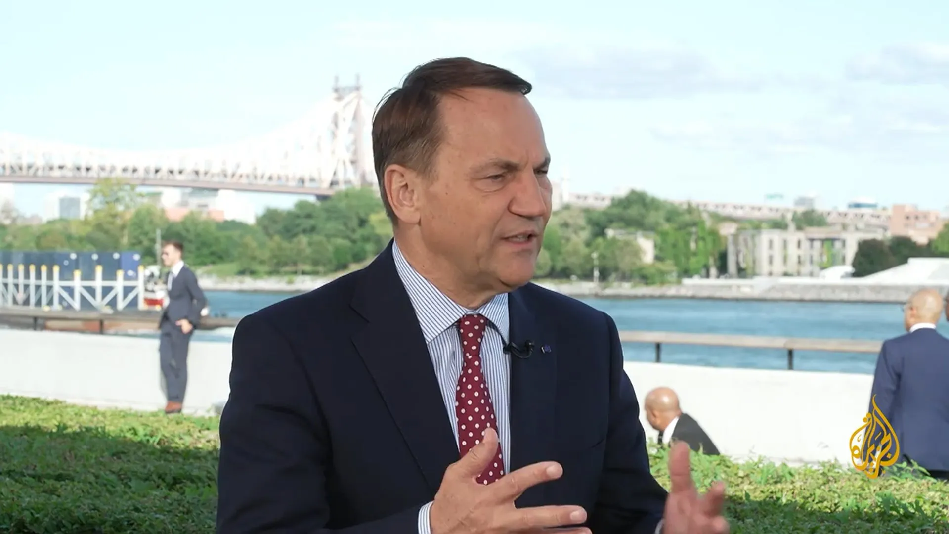 Sikorski: Russia doesn’t have the forces to invade NATO