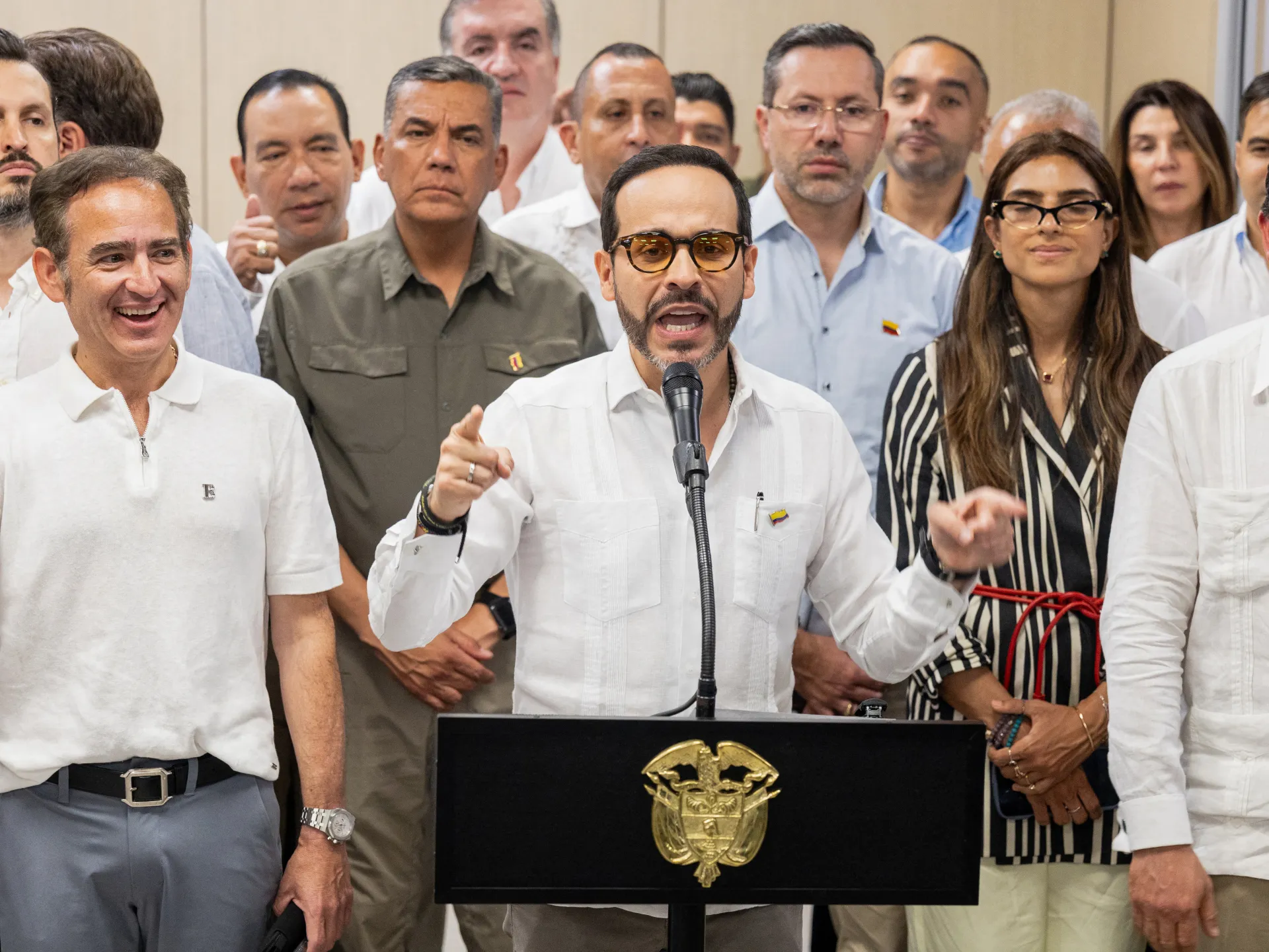 Colombia extradites leader of armed group to US in shift towards Washington