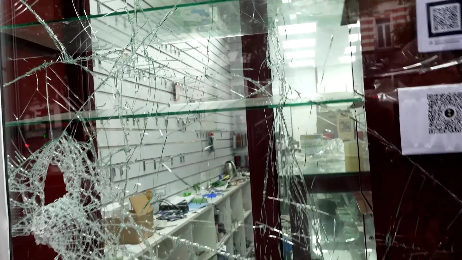 France riots leave thousands of businesses damaged