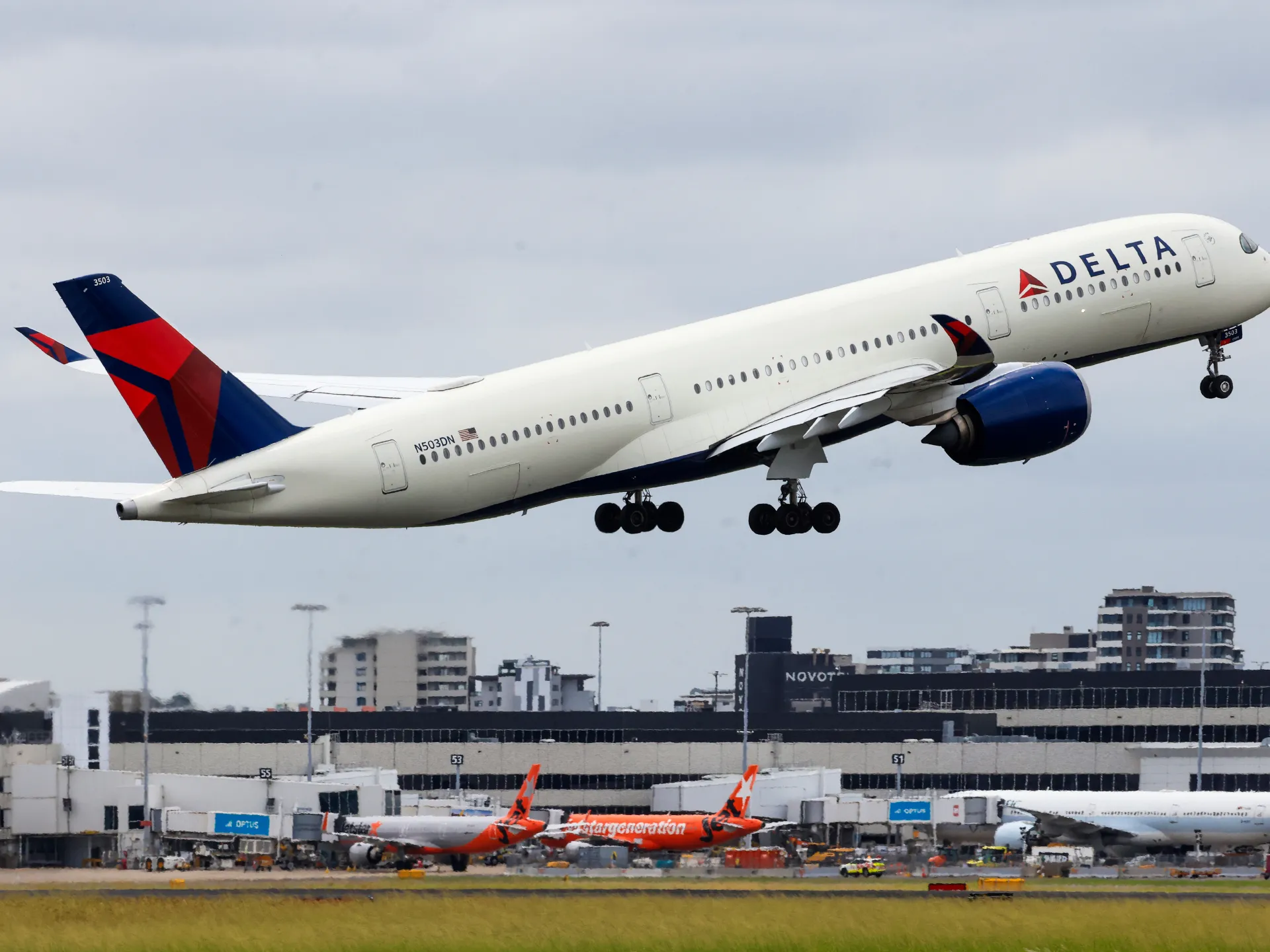 Rising fuel costs slashed Delta’s profit outlook despite strong demand