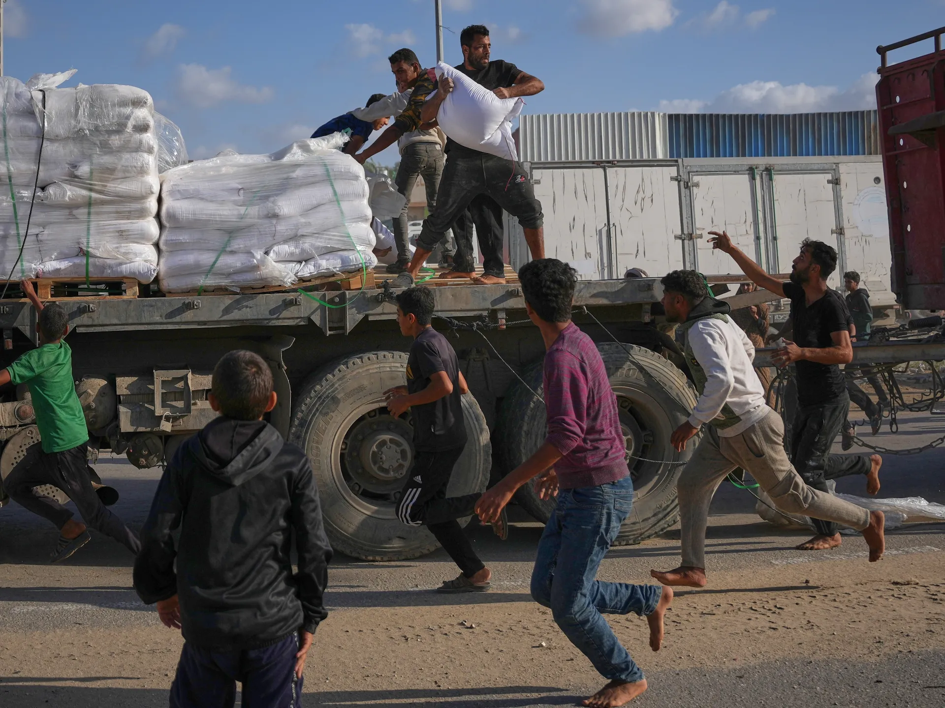 Why aid entering Gaza may not reach those who need it