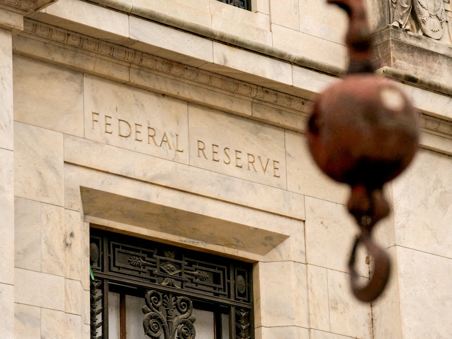 Fed leaves interest rates unchanged despite inflation in the US