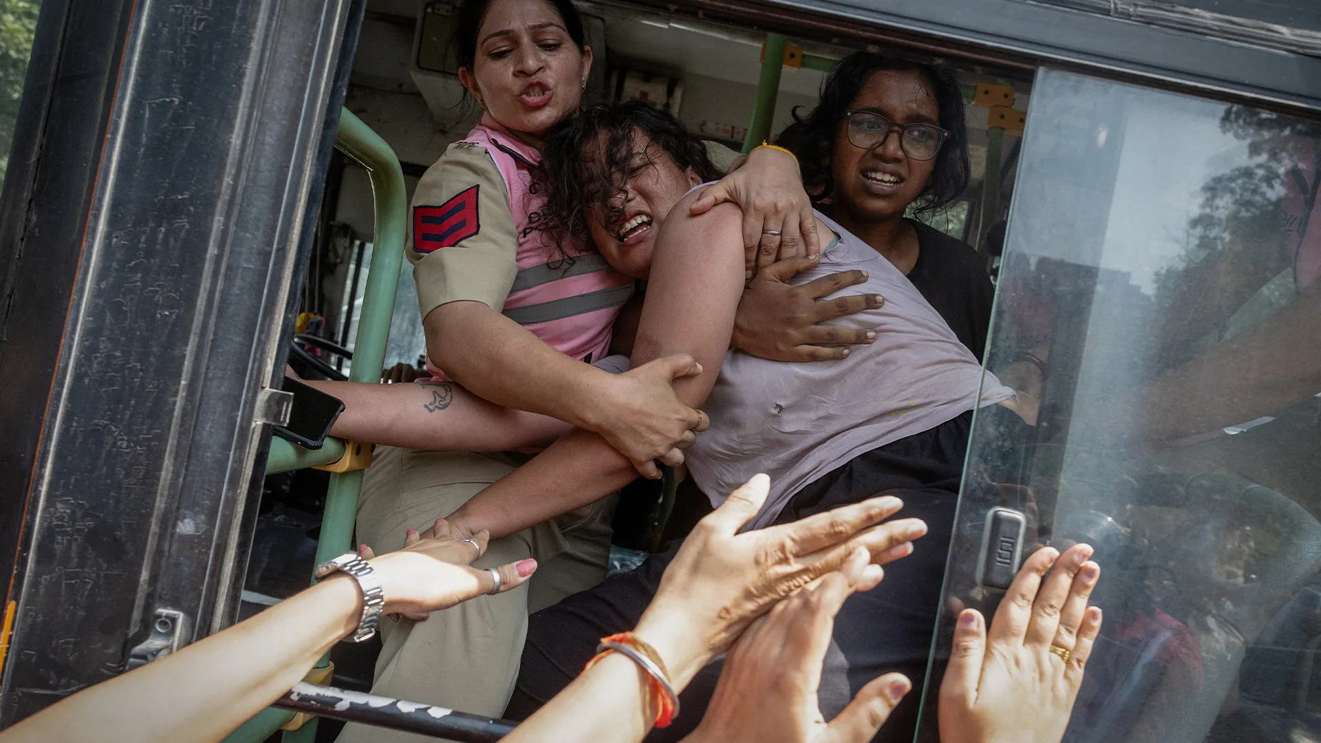 New Delhi police crack down on protesters ahead of anti-gov’t march