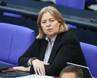 German minister quits after death of stepdaughter and political attacks