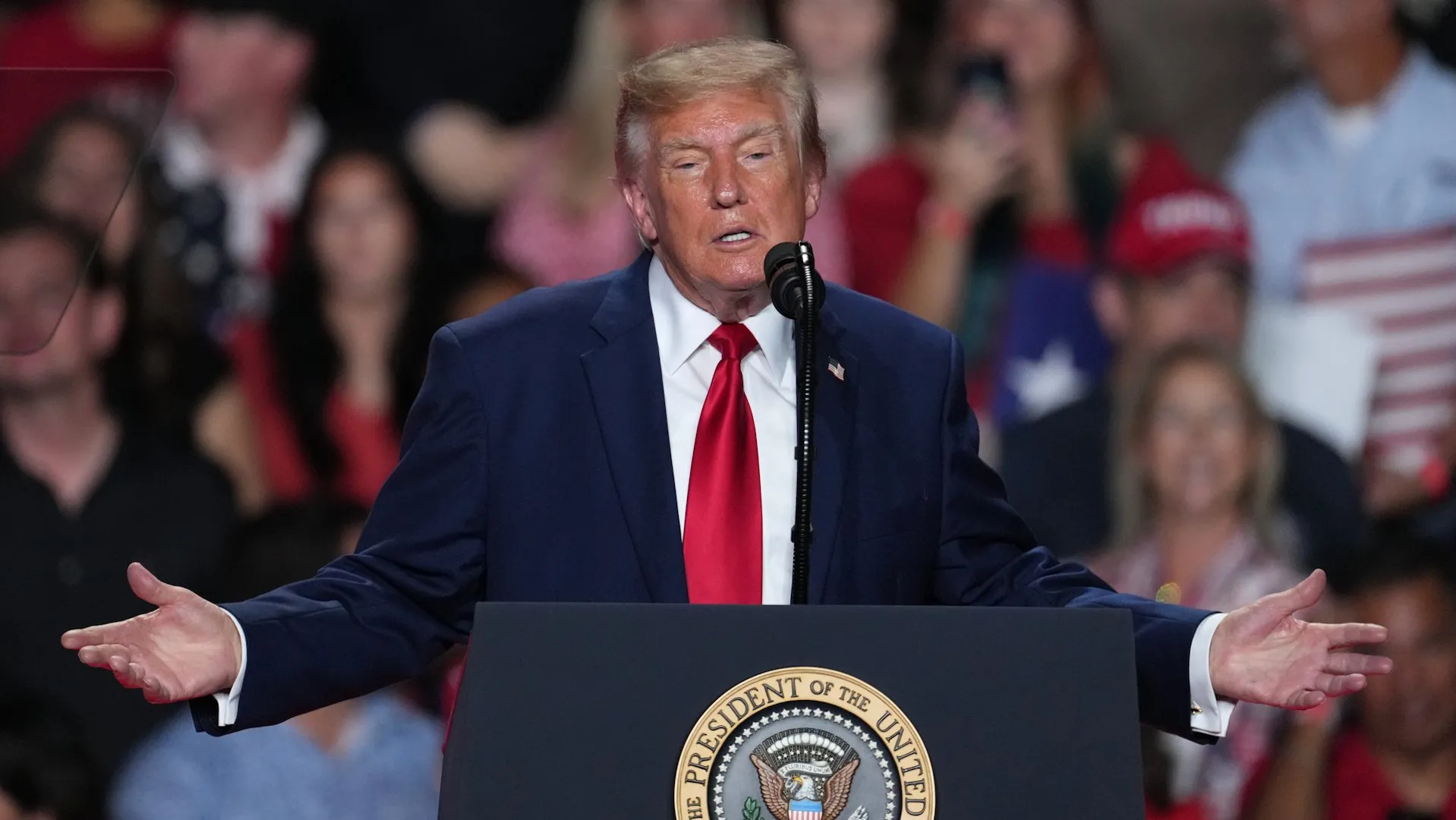Trump interrupted by protesters at Texas rally