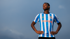 Coventry sign Mfuni on loan from Man City