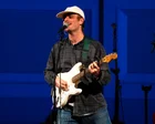 Mac DeMarco review – glowing melodies and shirtless antics at Carnegie Hall
