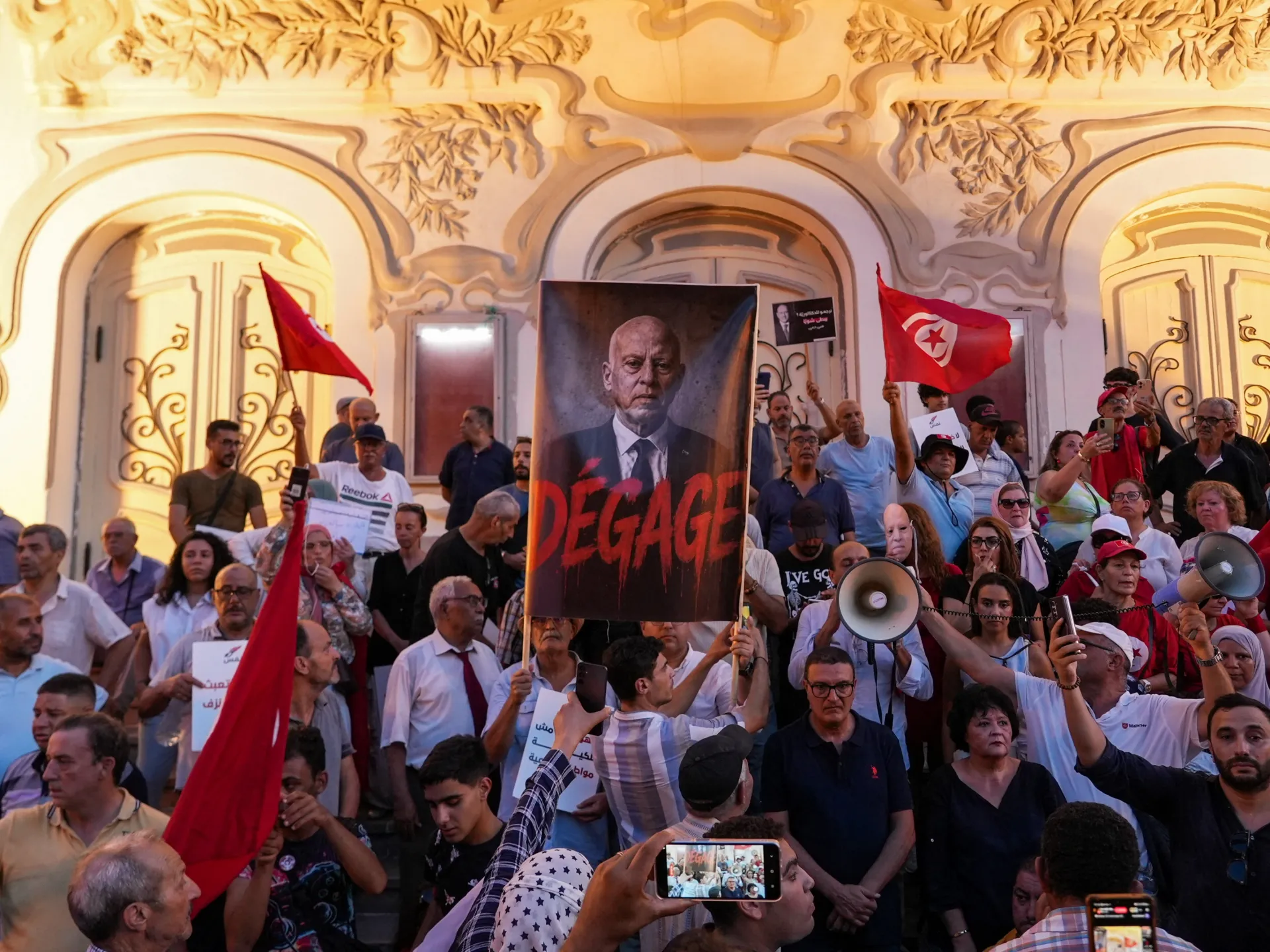 Tunisia arrests journalist Mohamed Yousfi amid crackdown on critics