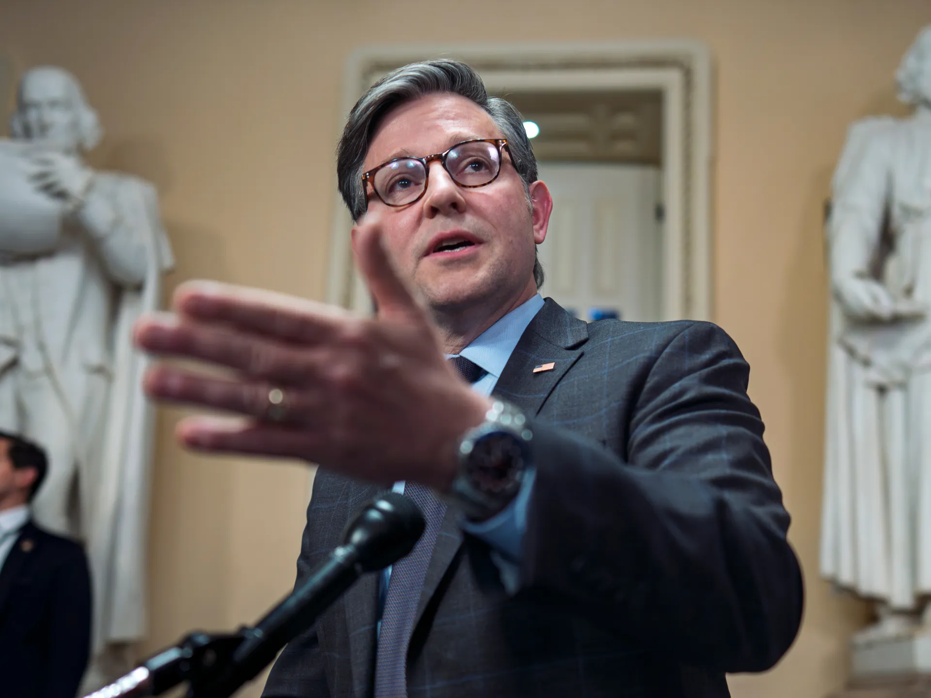 US House passes funding bill to avert government shutdown ahead of midterms