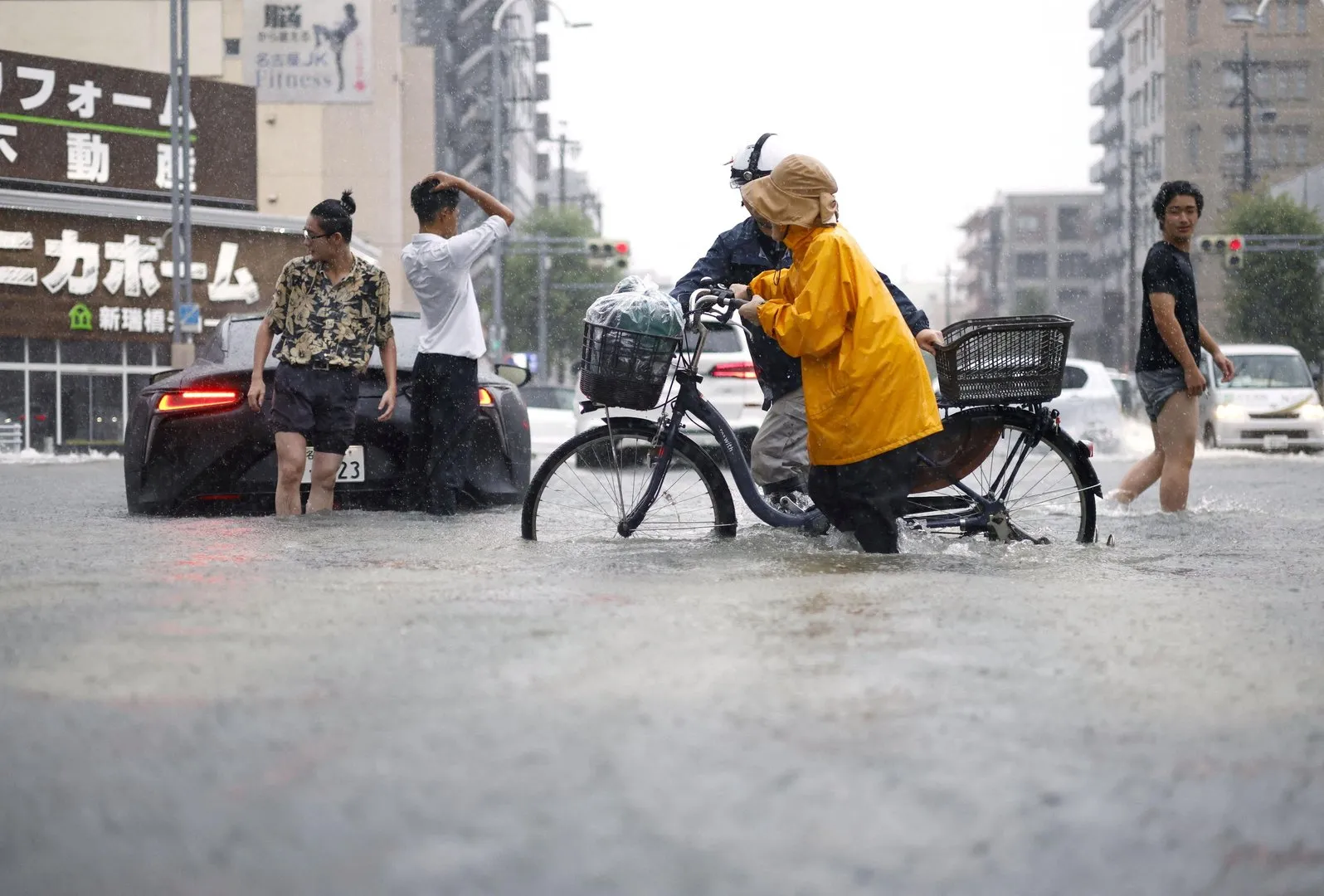 Record-breaking rain disrupts daily life in Nagoya, Japan