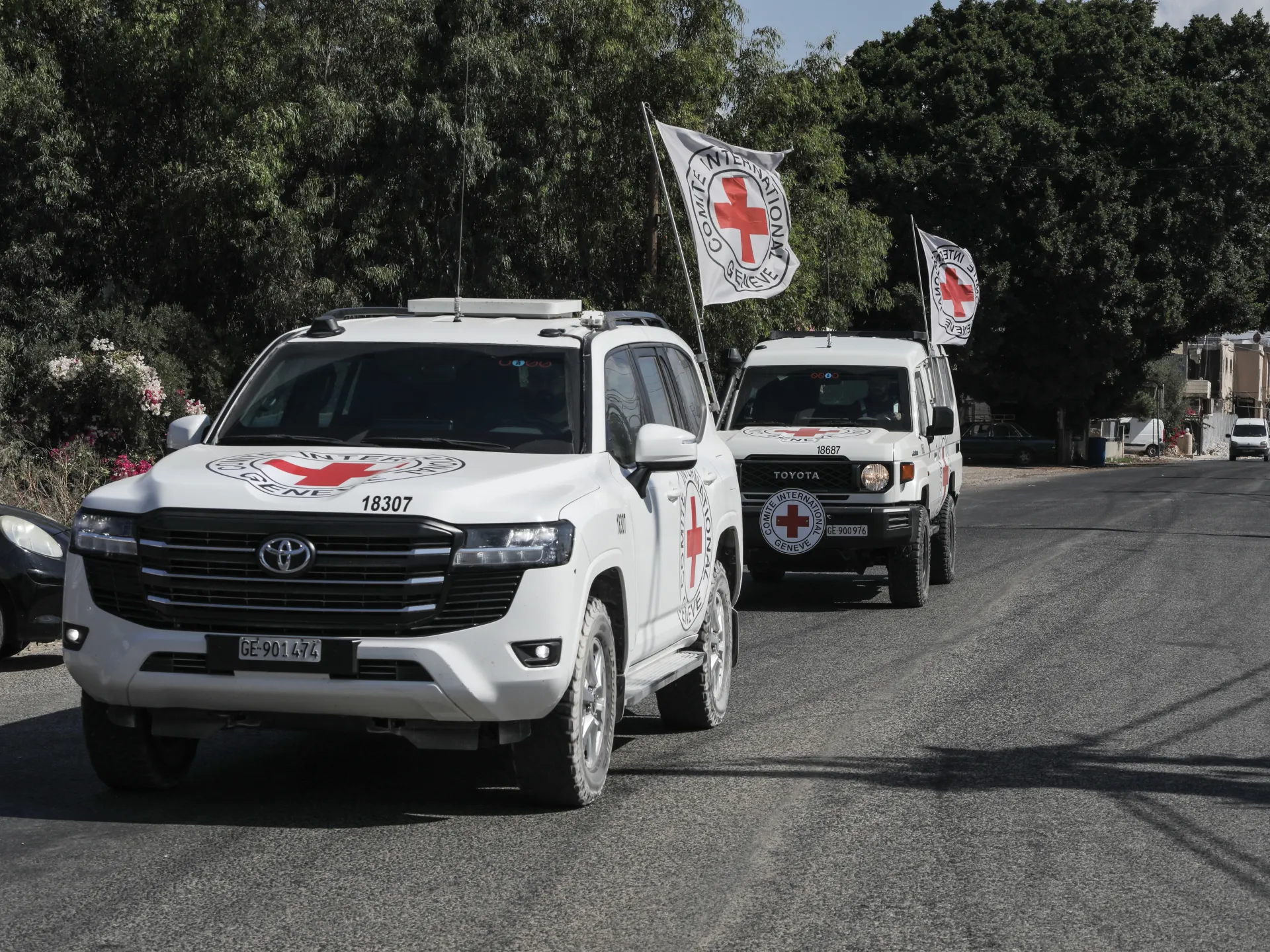 Israel frees four more Lebanese prisoners in Red Cross-mediated handover