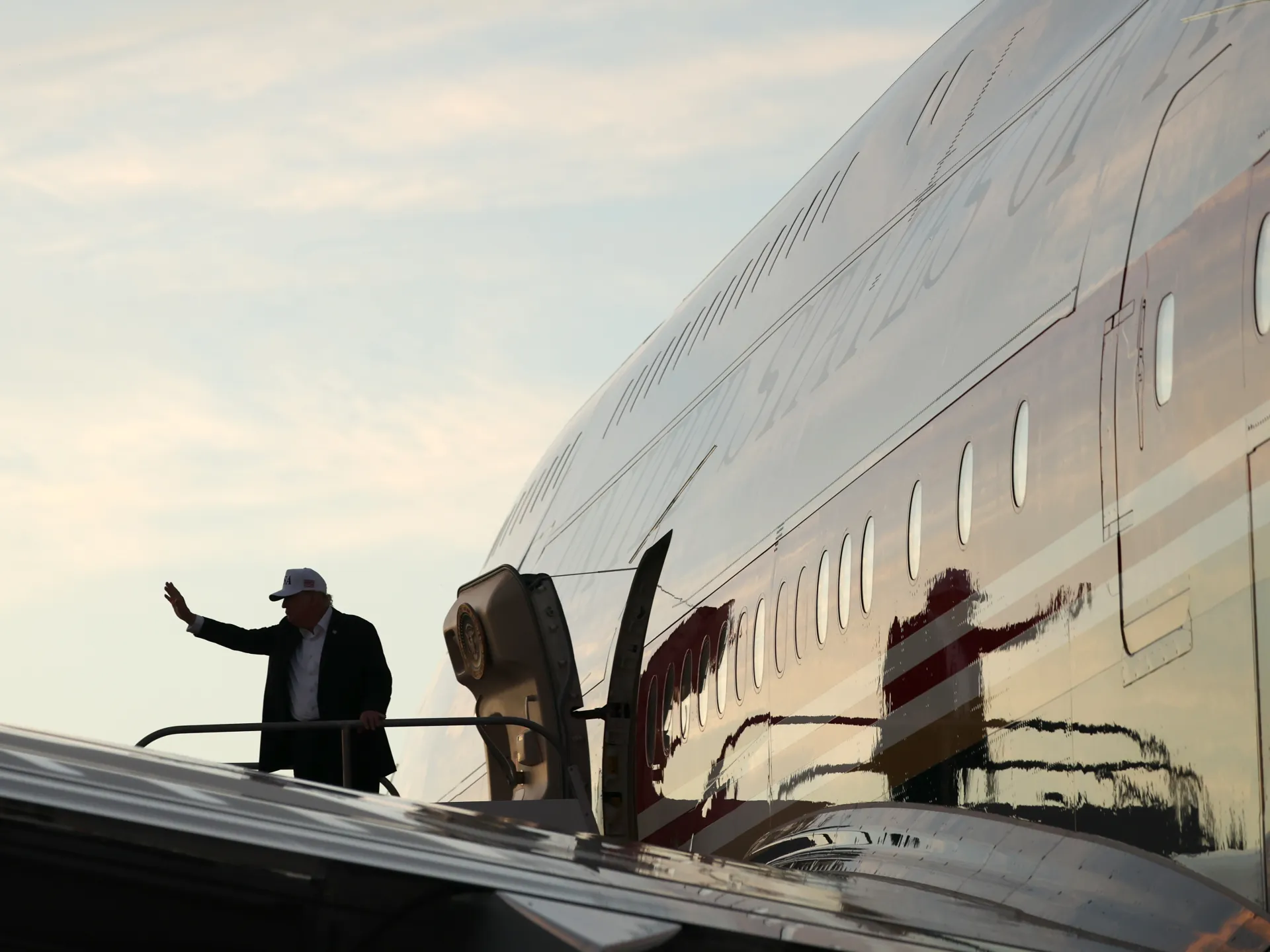 White House bars CNN from Air Force One for Trump’s upcoming trip